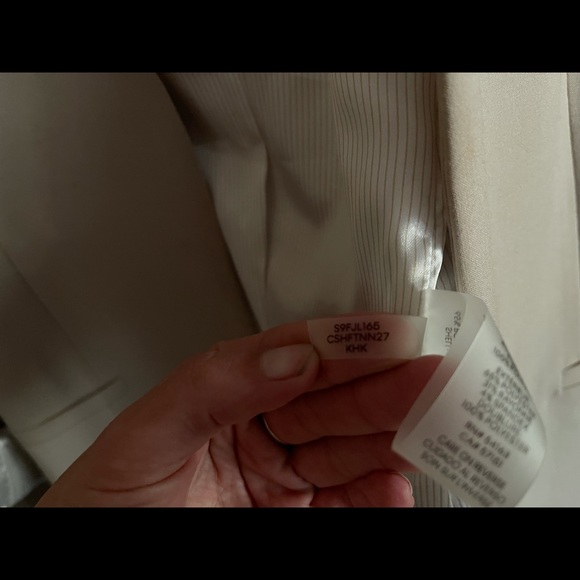 Calvin Klein Cream/tan open front Collarless “silkie” blazer - Picture 7 of 7